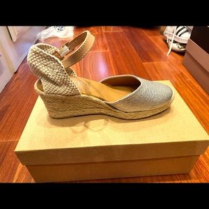 BRAND NEW! Maypol Wedges! Size 8!